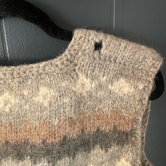 Hilda Ltd Icelandic Faire Isle 100% Wool Vest - Picture 5 of 10